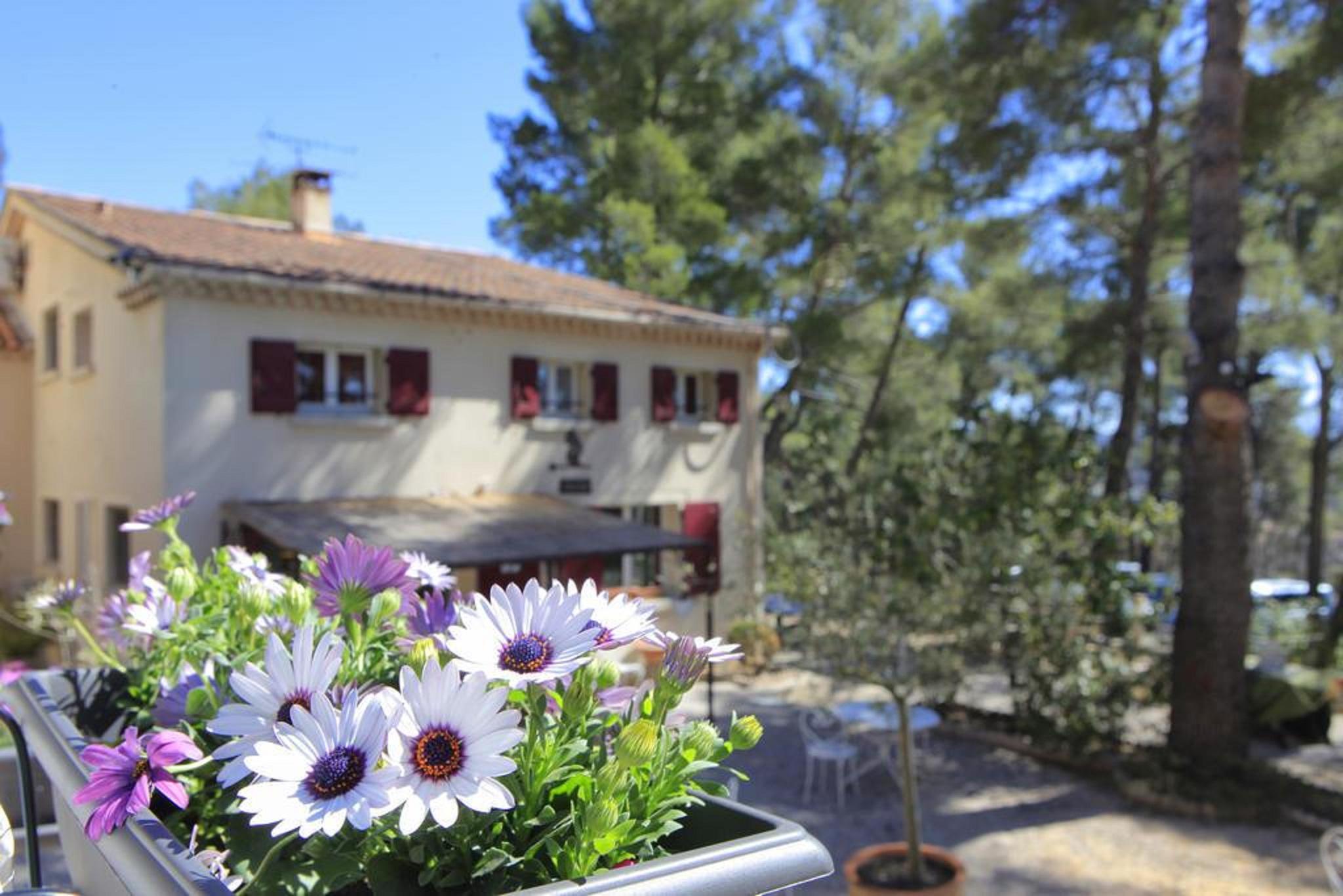 Hotel Le Mas Des Ecureuils Aix-en-Provence Ngoại thất bức ảnh